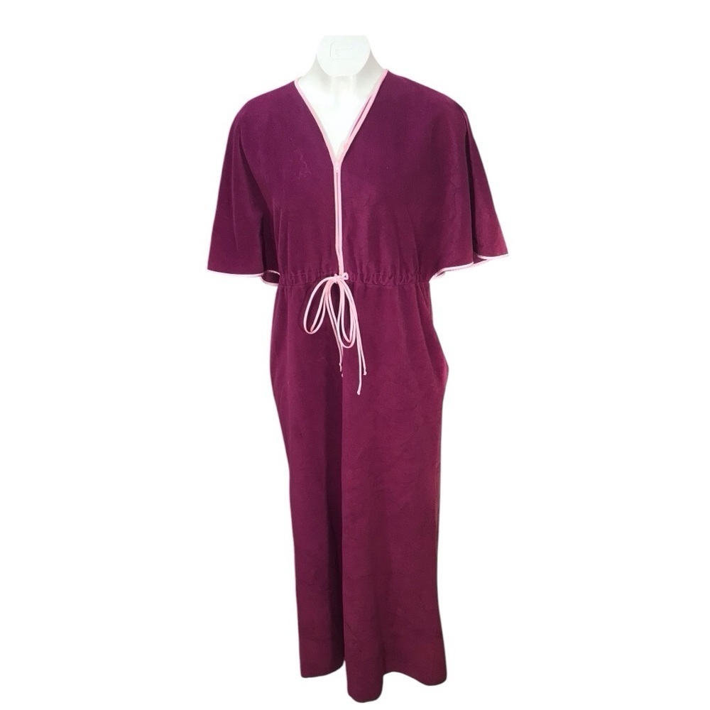 Vintage Vanity Fair Robe Fuchsia Color Belt Pink Piping Trim Velour 1970 Size L